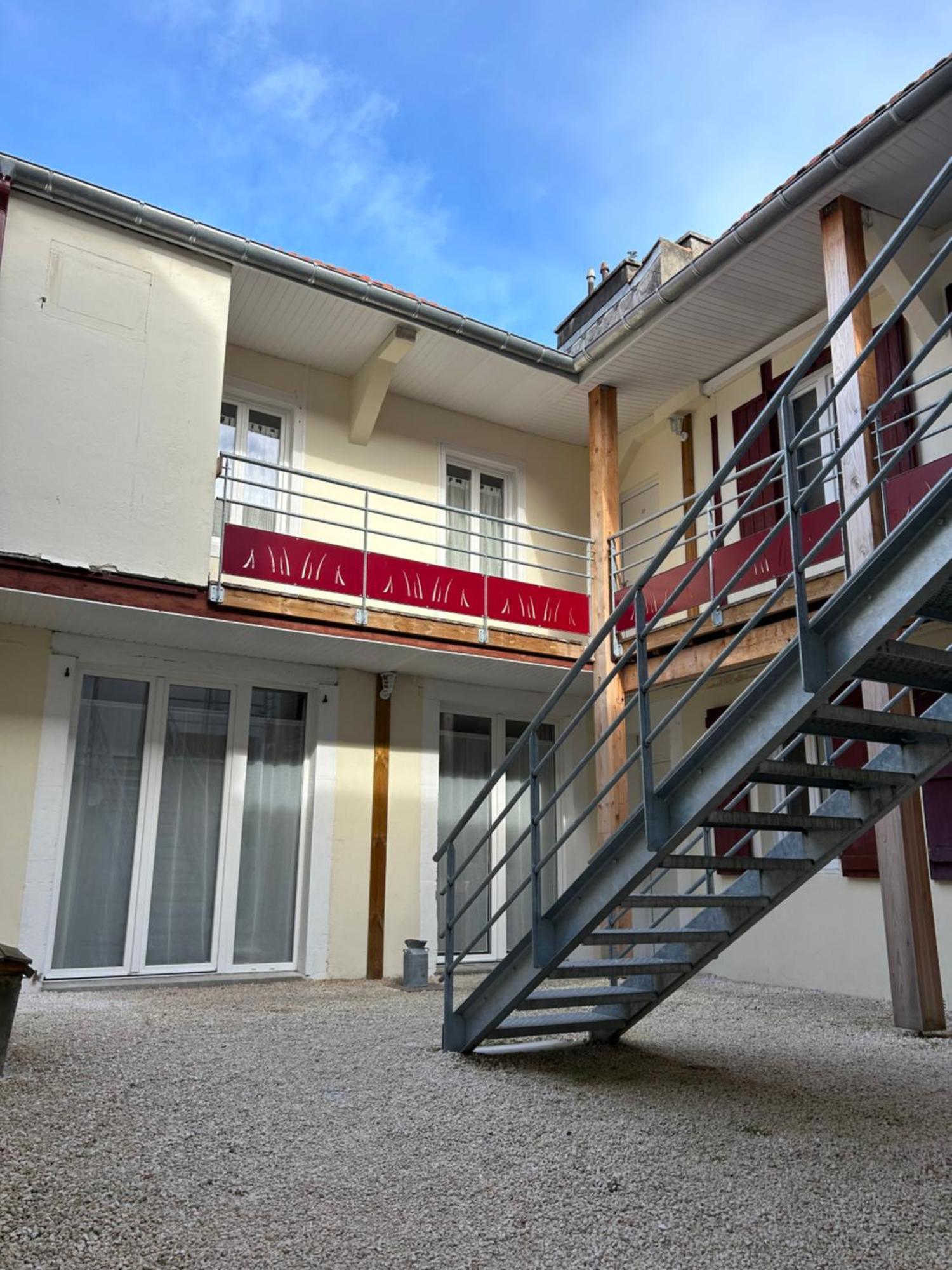 Le Patio : Appartement Chic 3 Chambres Au Coeur De Pau Exterior foto